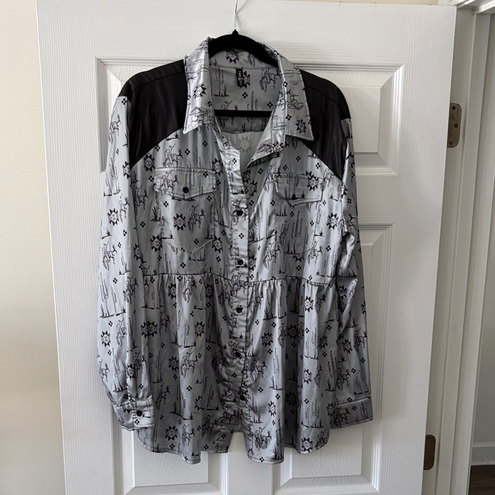 Two Fly Co - Western Women's Gray Patterned Blouse